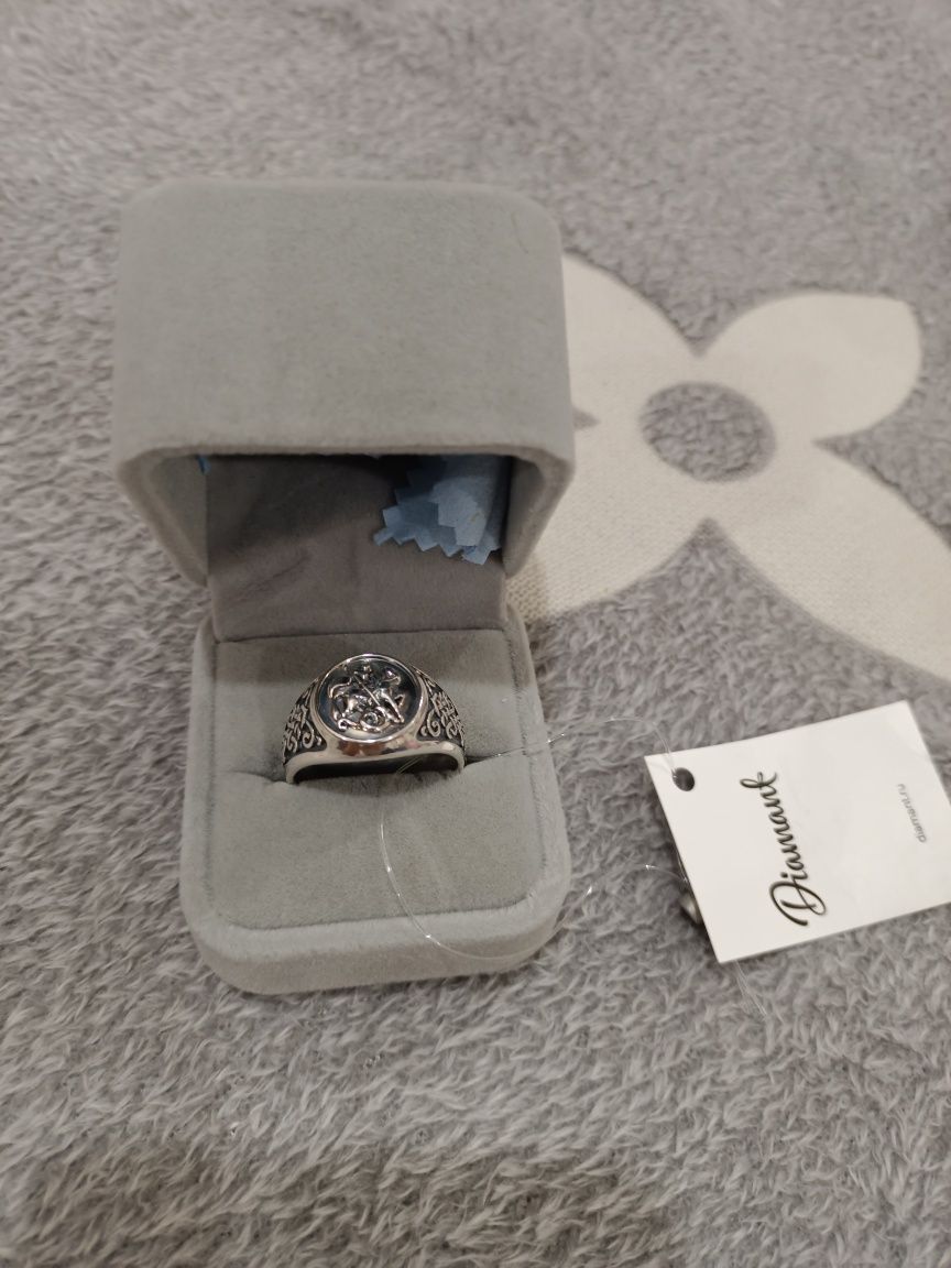 Продам серебряное мужское кольцо размер 22