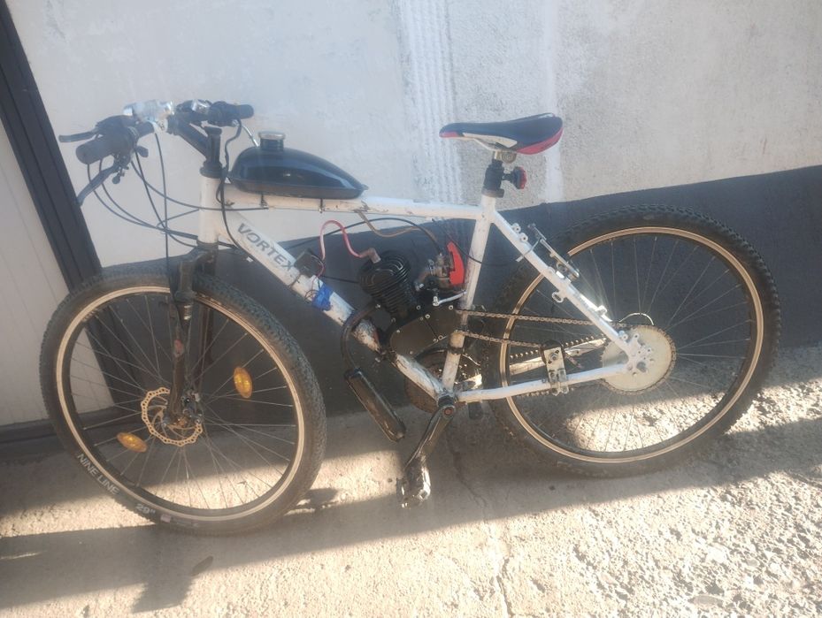 Vând bicicleta cu motor