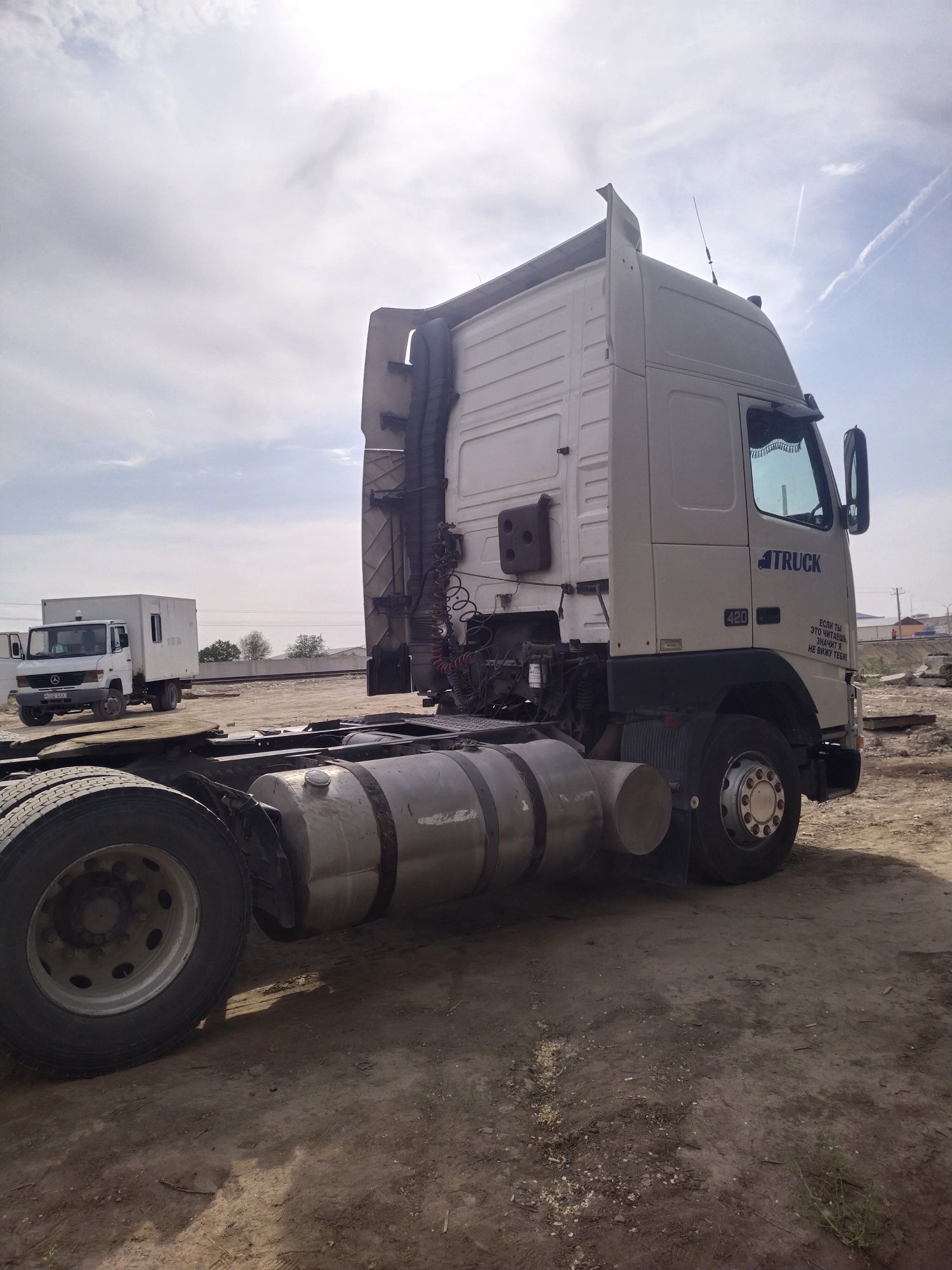 Тягач сотлади VOLVO FH12