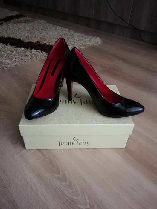 Pantofi cu toc mărimea 37