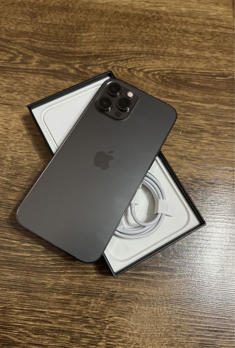 Продам Айфон 12 про макс