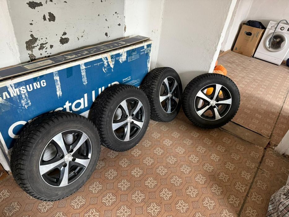 Продам зимний резина вместе титановый диск