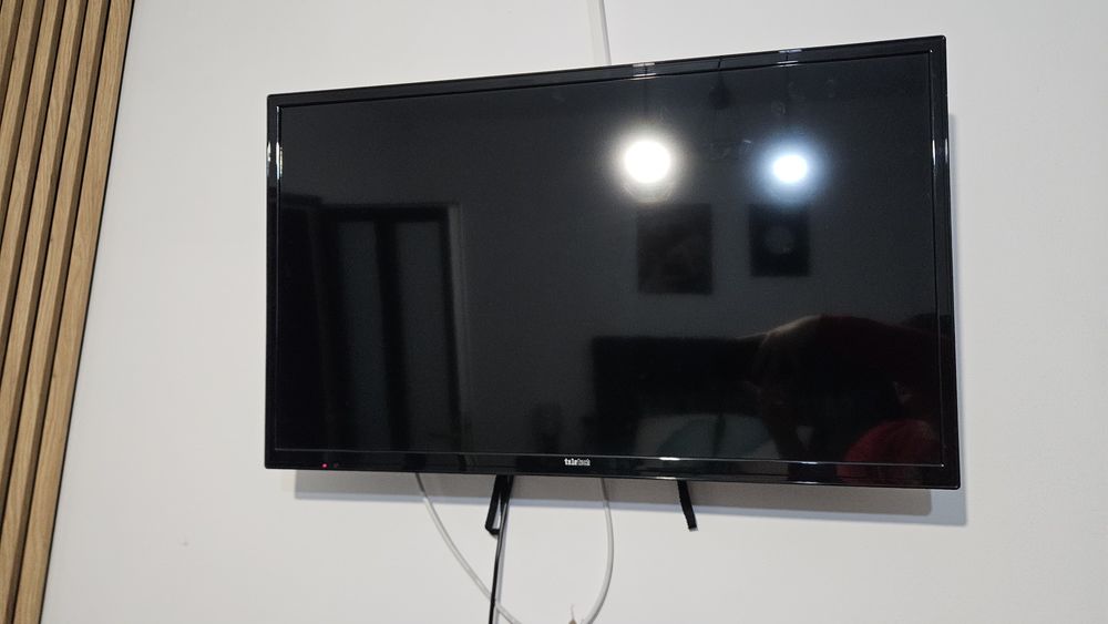 Televizor TeleTech 81 cm