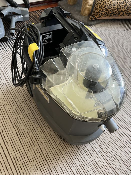 Продам моющий пылесос Karcher Puzzi 8/1