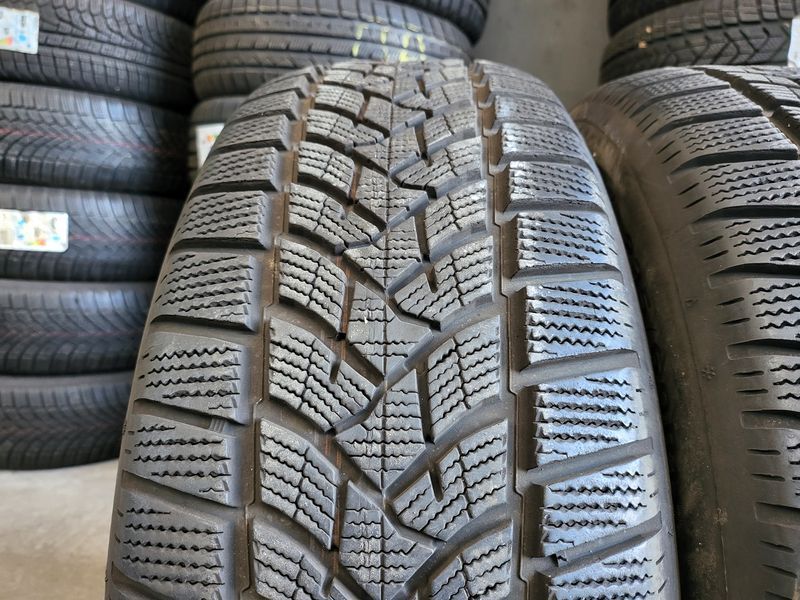 235/60/18 DUNLOP 4бр