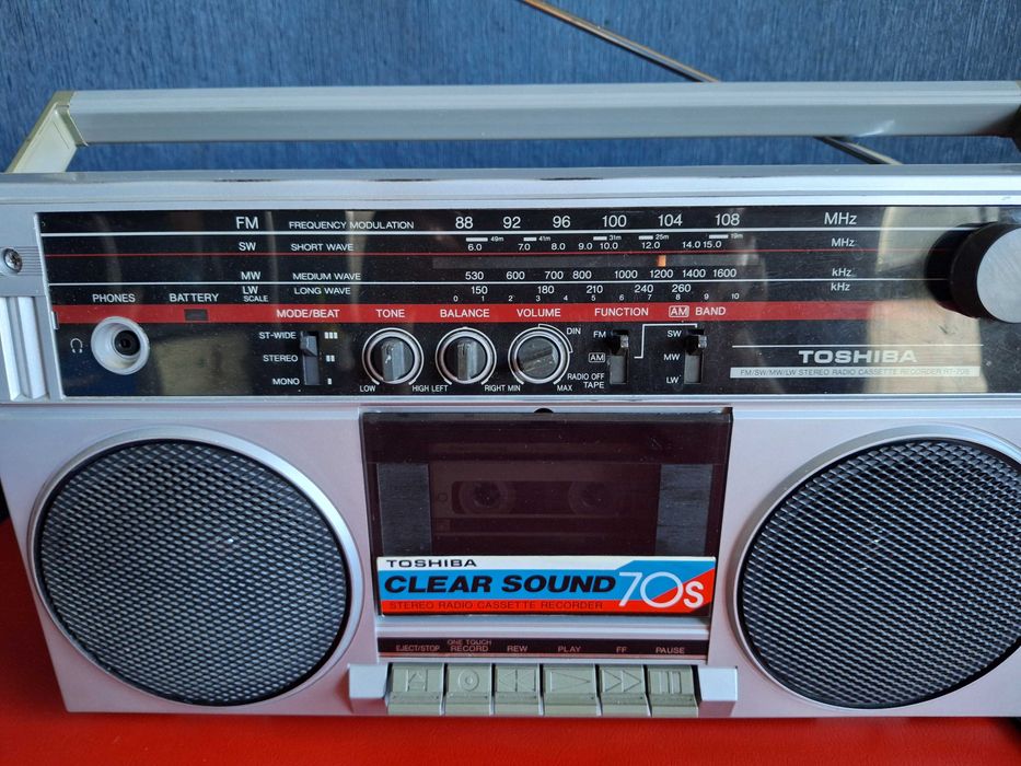 Радиокасетофон Toshiba.