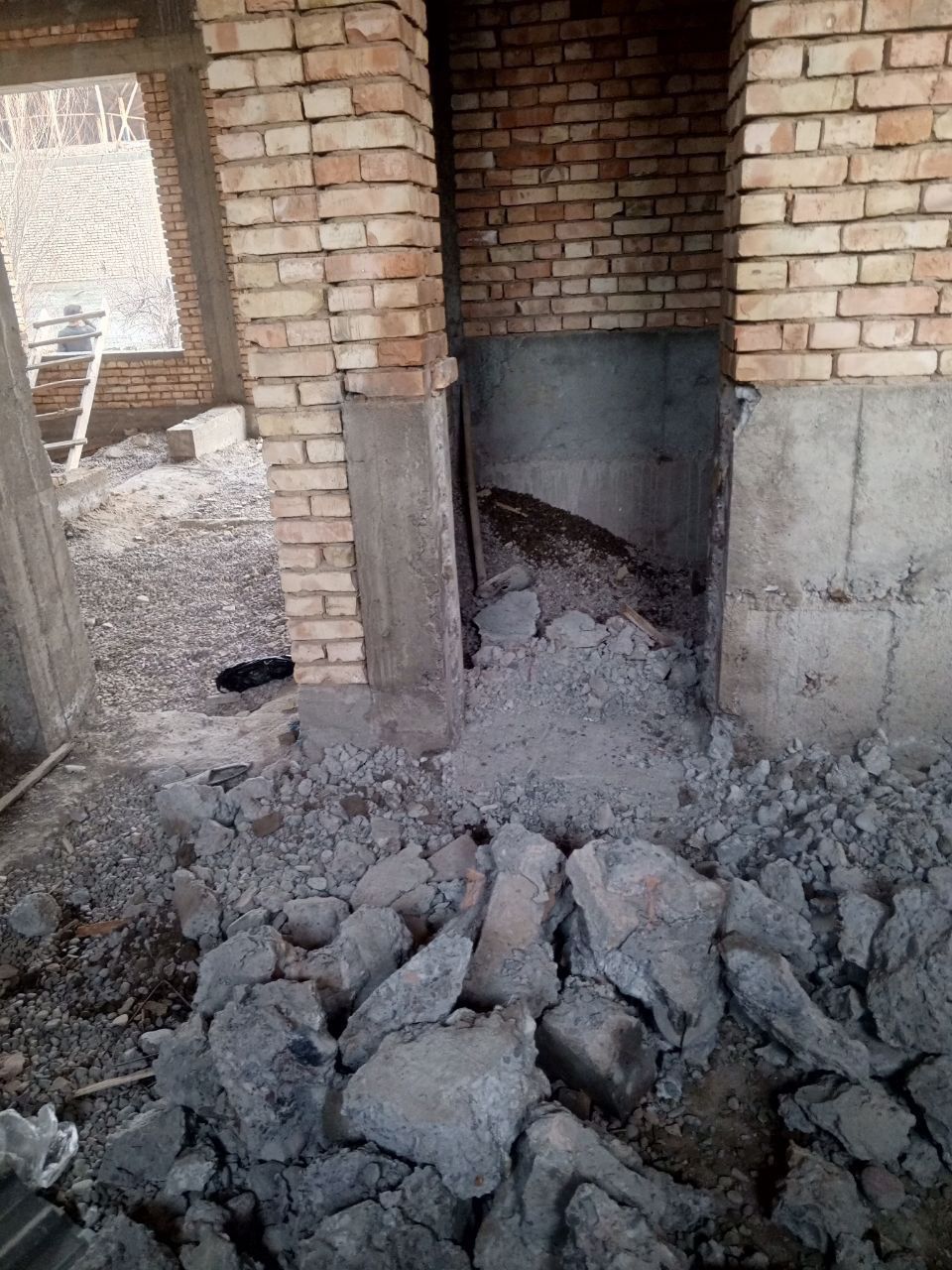 Beton teshish beton kesish beton buzish eshik ochish xizmatlarimiz bor