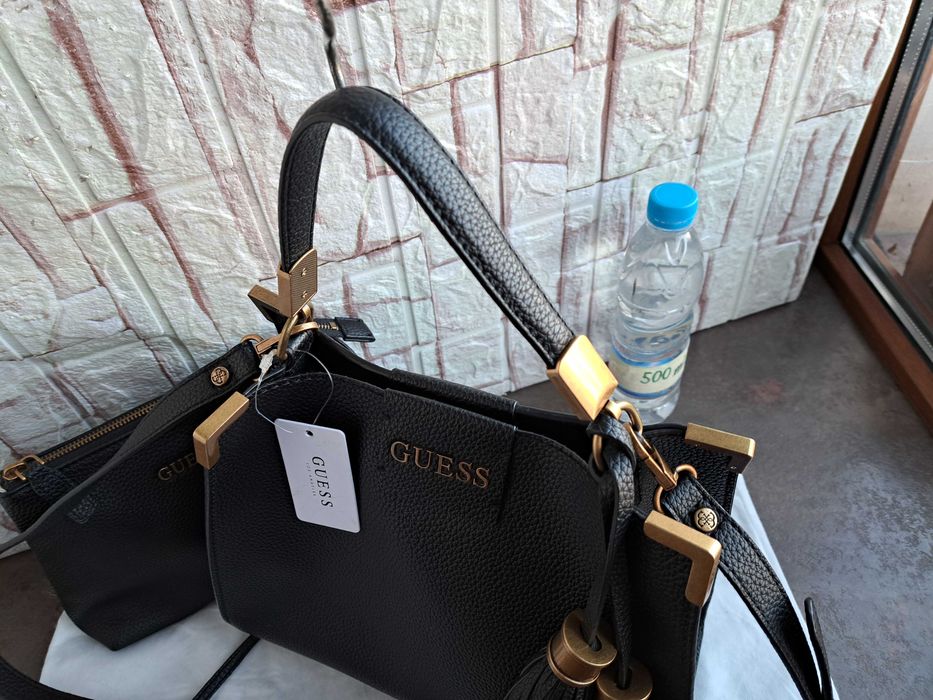 дамска чанта,GUESS-черна чанта,гес,нова