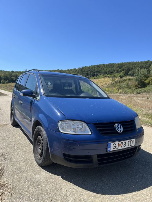 Vând Volkswagen Touran 2004