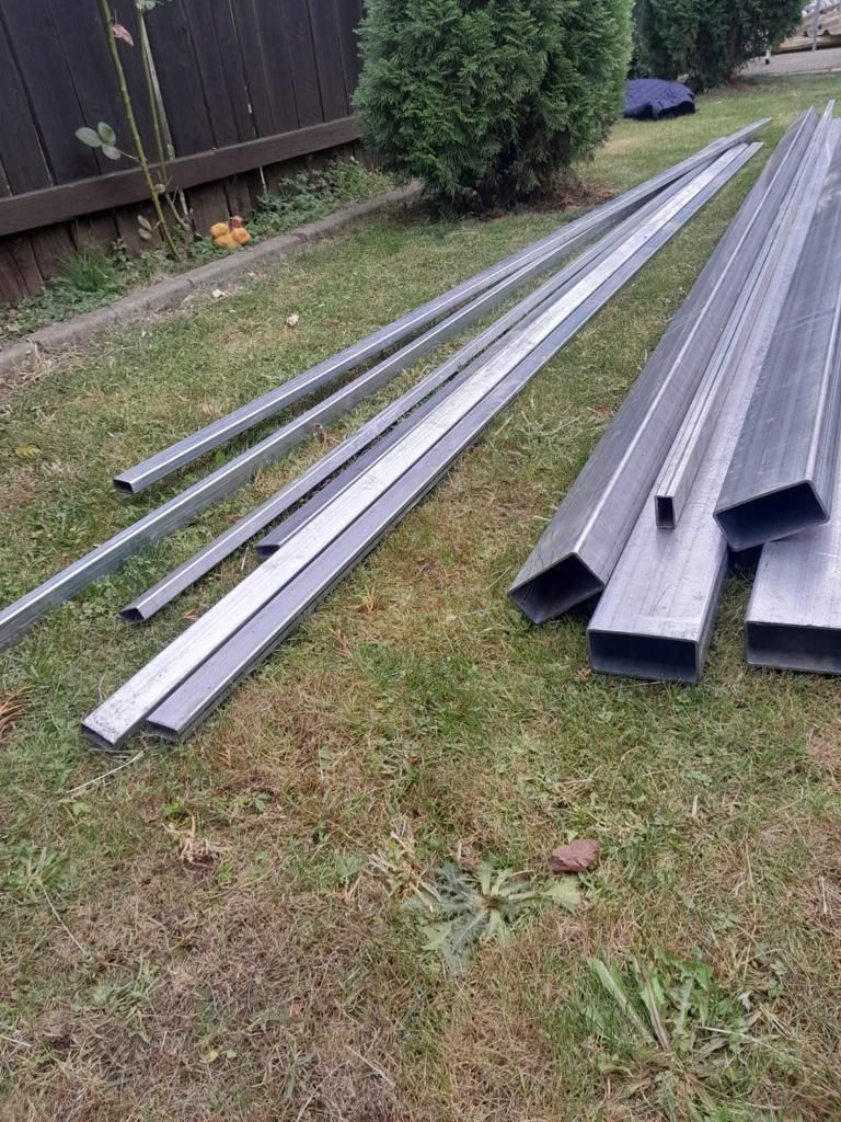 Scara metalica zincata cu podeț