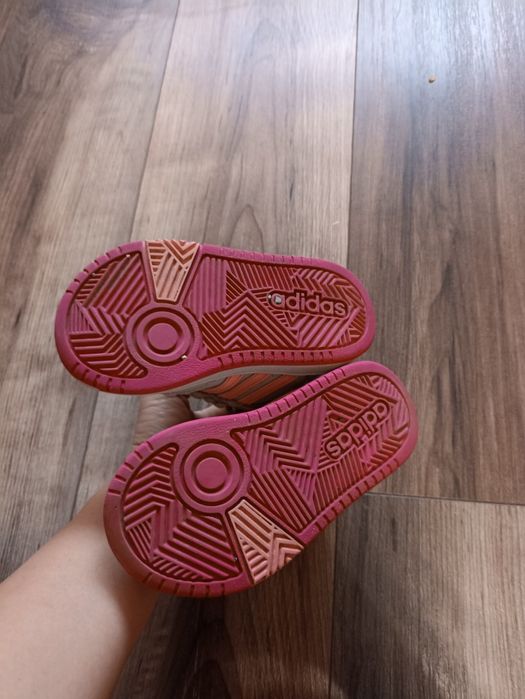 Продавам кецове Adidas номер 25 без забележки
