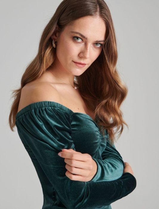 Рокля зелено кадифе