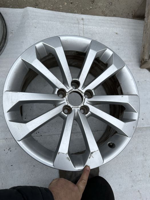 Jantă aliaj r18.audi q.5.cod:8r0601025.bm.