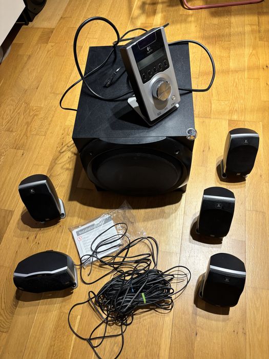 Logitech z5500 5.1 Dolby Sound THX