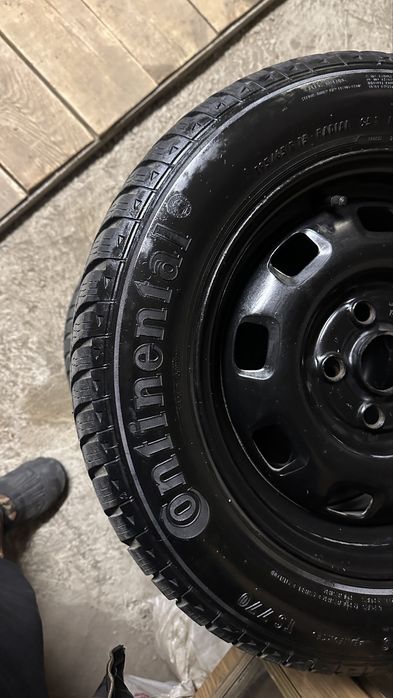 Продам зимнюю резину липучка