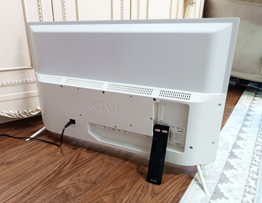 Смарт ТВ KIVI с документами.