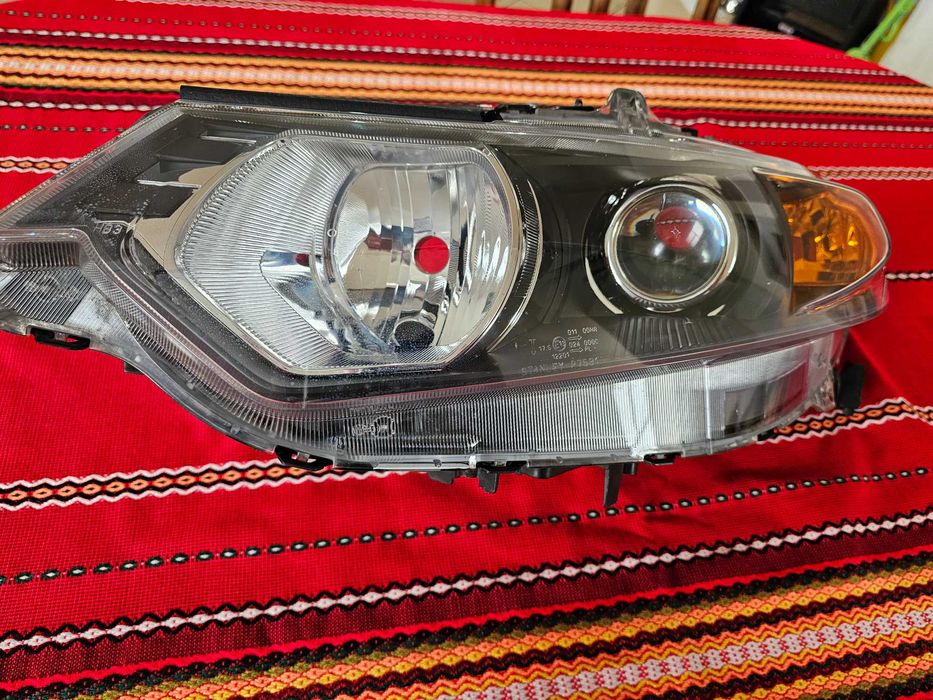 Оригинален Ксенонов фар Хонда Акорд