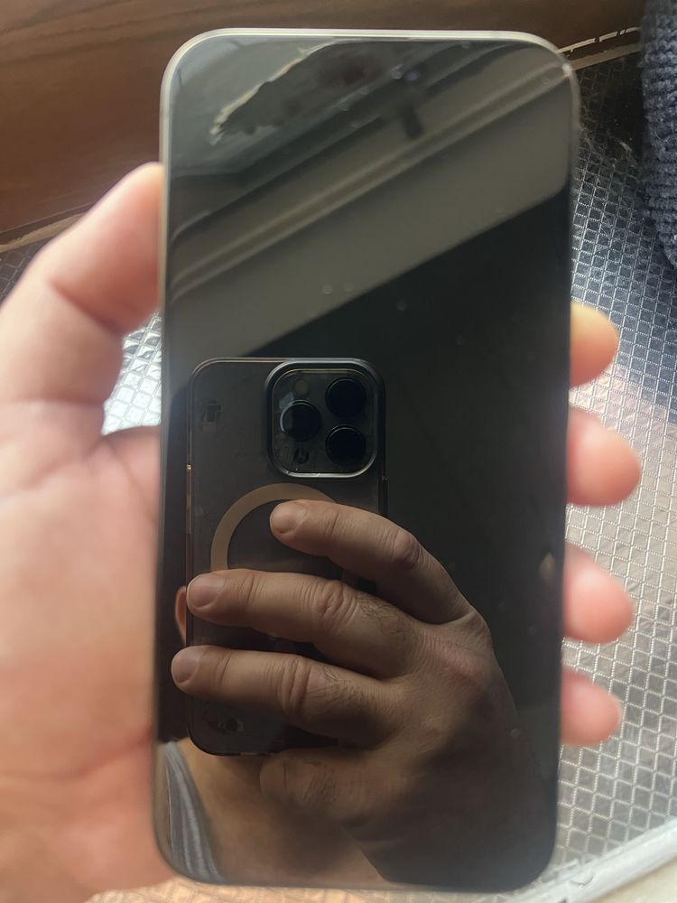 Iphone 15 pro max. Icloud
