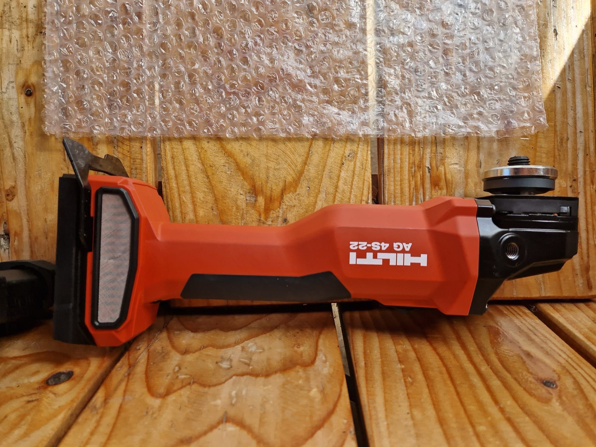 Hilti polizor cu variator  pe acumulator Nuron