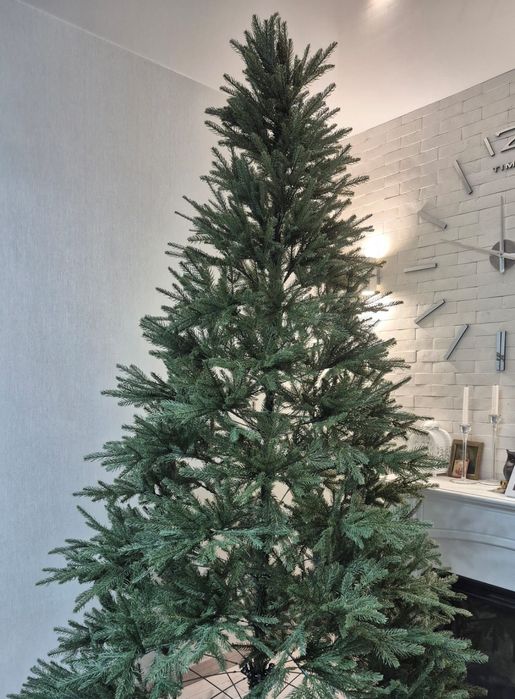 Продам новую елку, размер 2,40