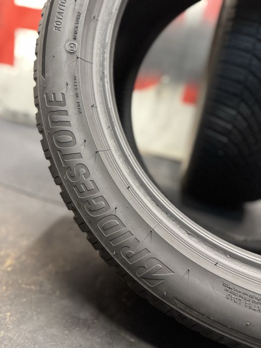 235 50 19, Зимни гуми, Bridgestone BlizzakLM005, 2 броя