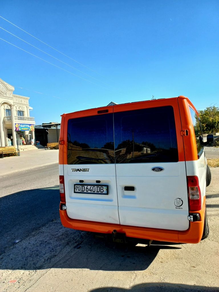 Ford  Trasit 2010