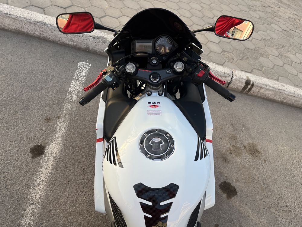 Продам мотоцикл Honda CBR 600 F4i, 2005 год выпуска.