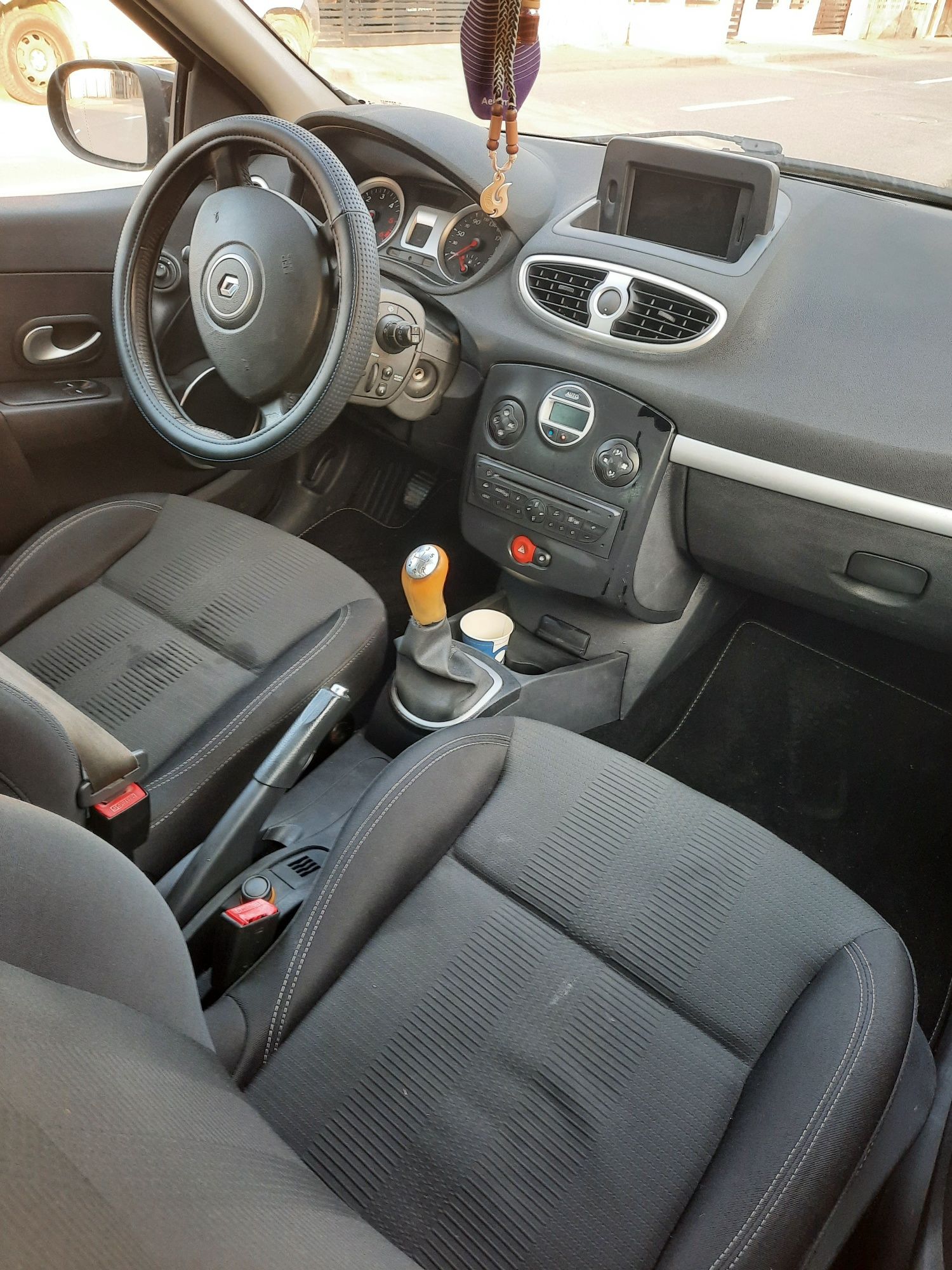 Vând Renault clio