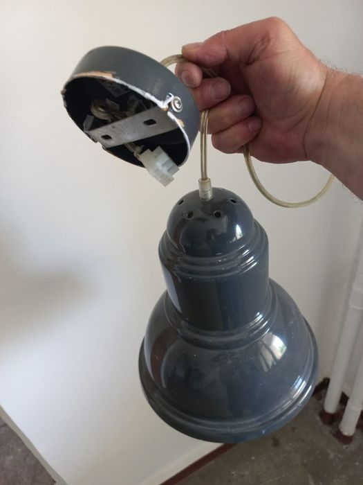 Lampă din tablă emailată