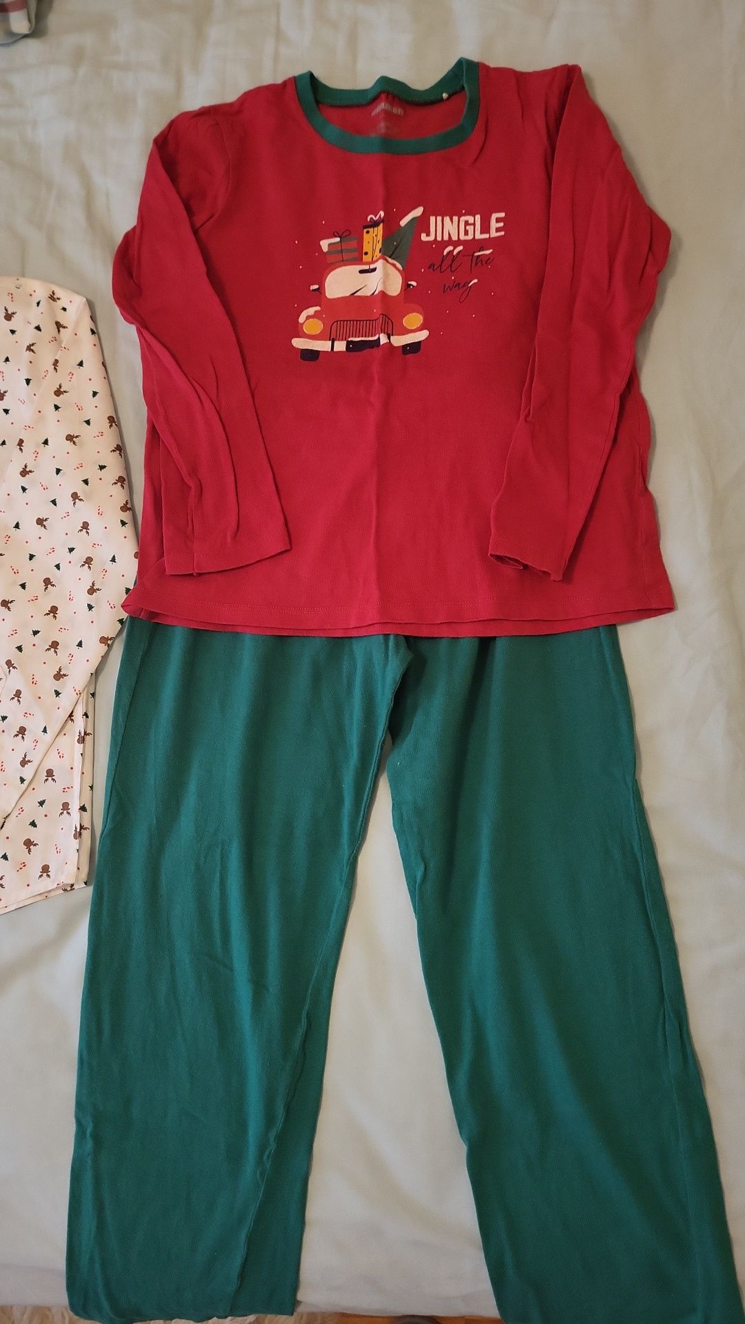 Camasi, bluze, pijama de Craciun 128, 7-8 ani si una 98-104