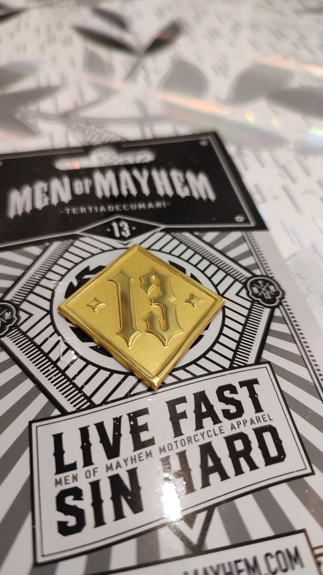 Accesorii Pin 13 Gold Man of Mayhem