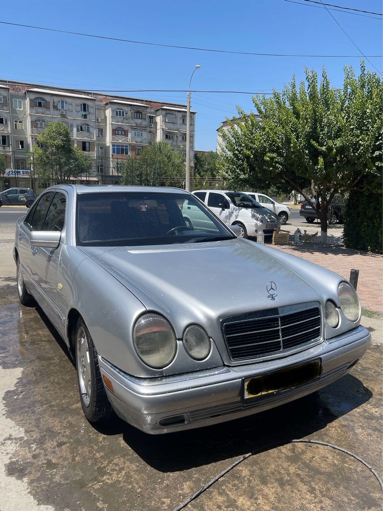 Mercedes benz w210