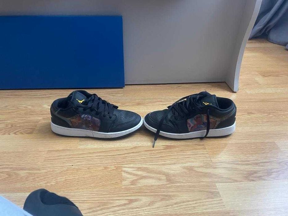 Adidasi Jordan 1 low