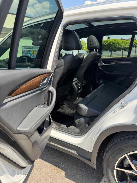 BMW X3 3.0i Benzina, X-drive 252 CP, motor 2.0 L.  56000km