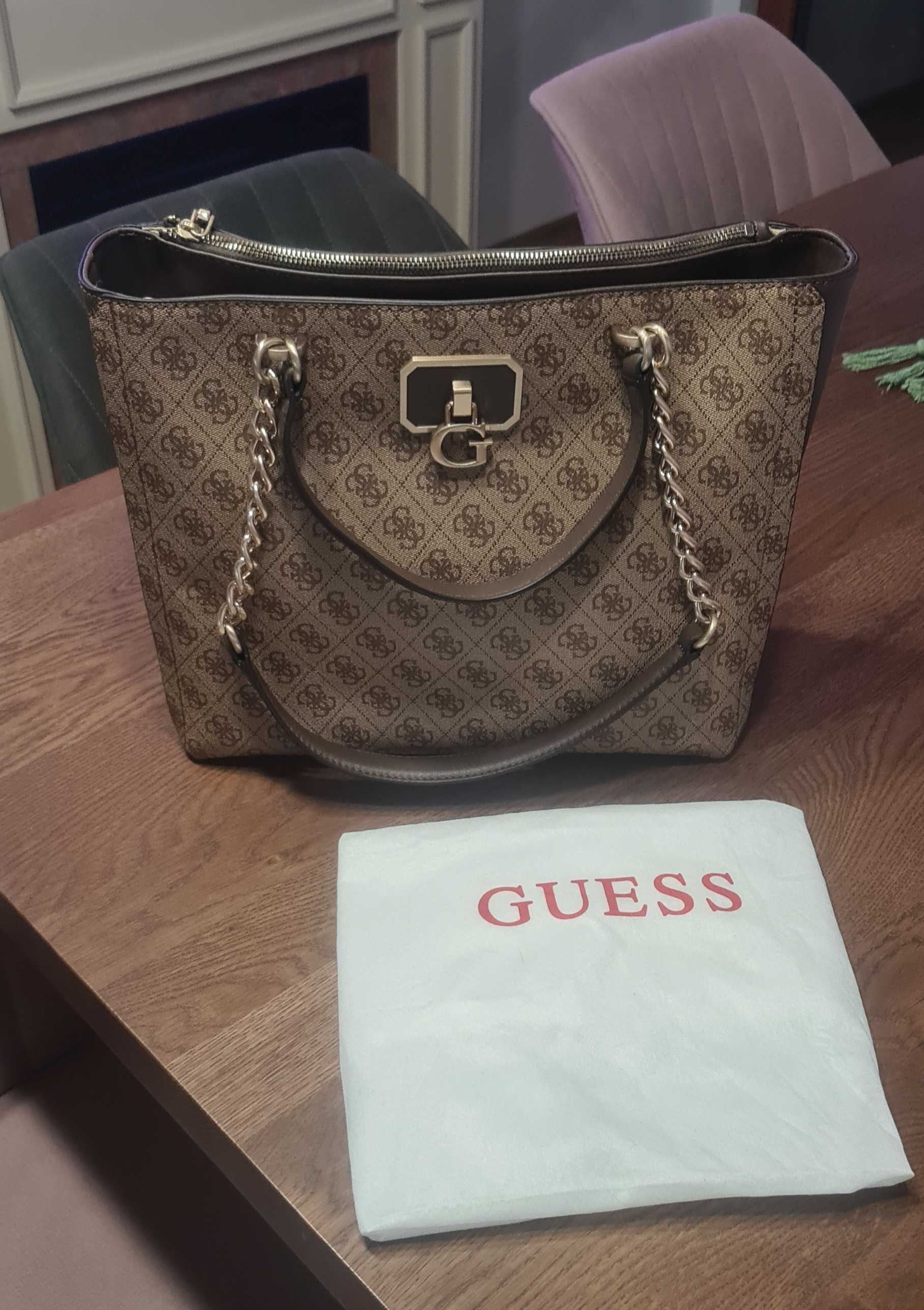 Оригинална чанта Guess