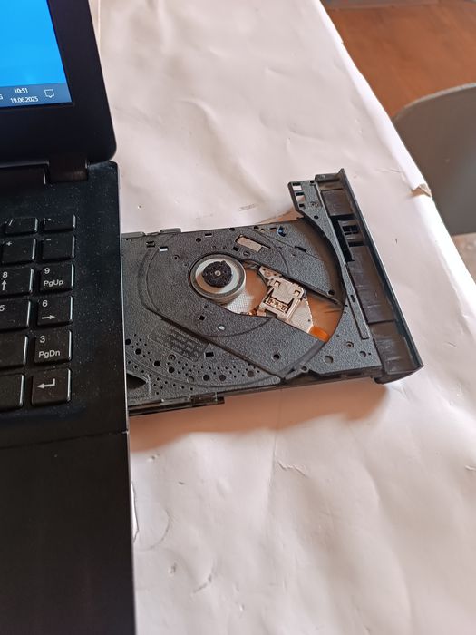 Noutbuk DEXP SSD xardliy