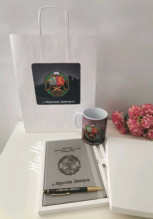 Подаръчен комплект гравиран тефтер+химикал с дизайн и надпис по избор