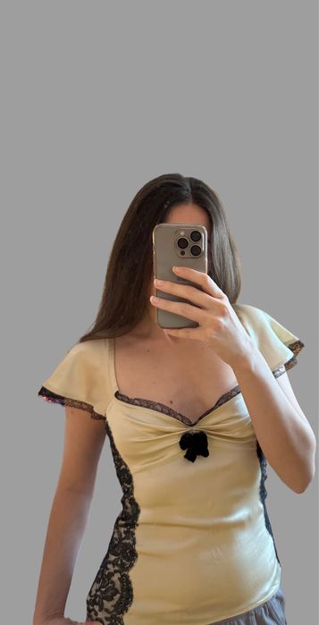 Автентичен Dolce&Gabbana топ от коприна