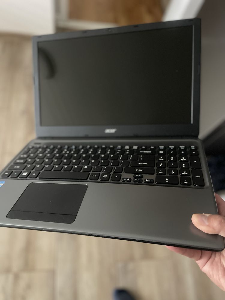 Laptop ACER Aspire procesor i3