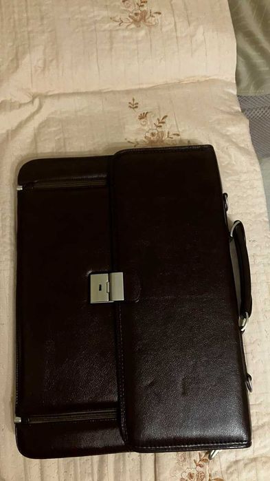 Продам стильный деловой портфель