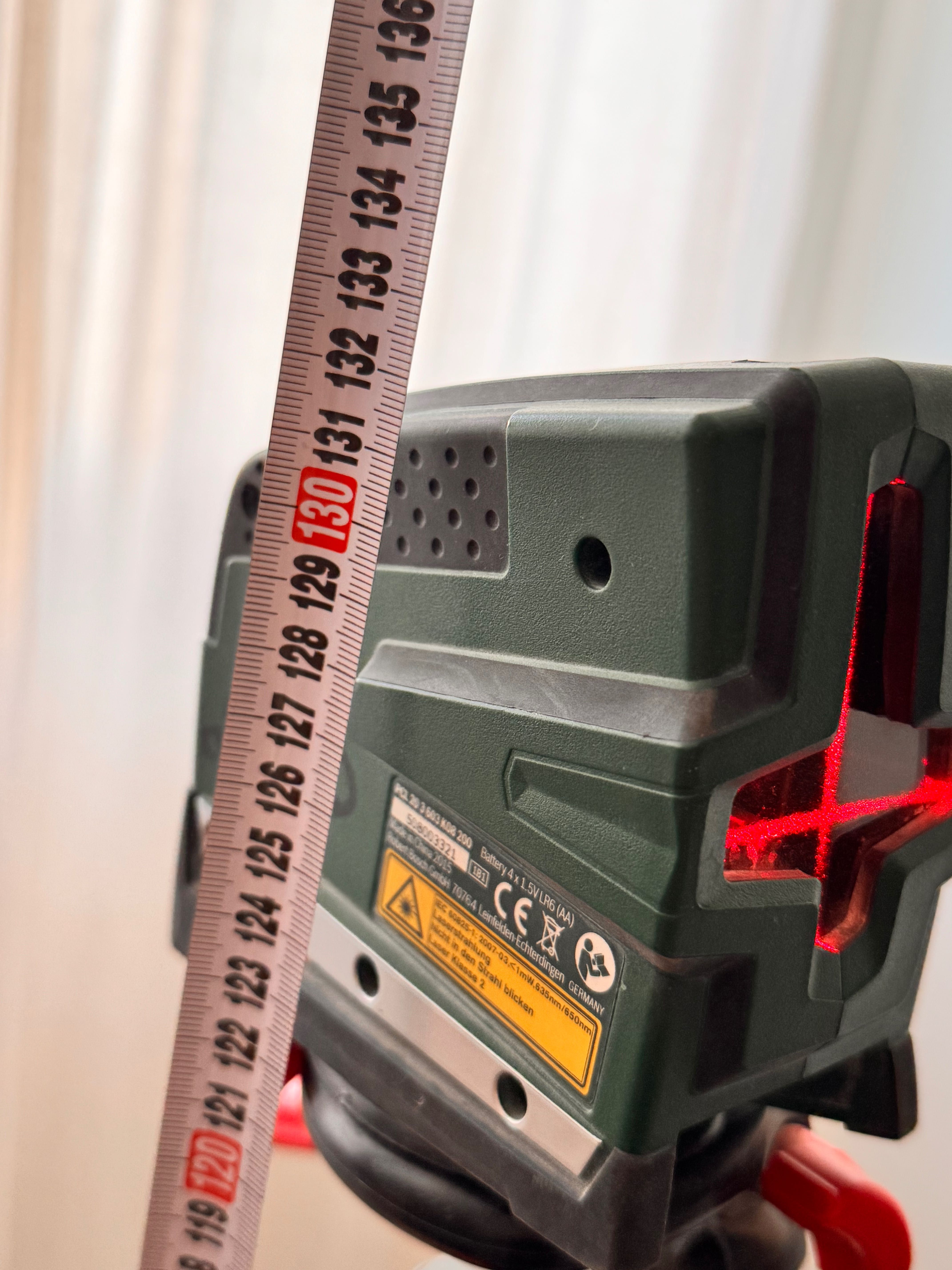 Лазерен нивелир BOSCH PCL 20 със статив
