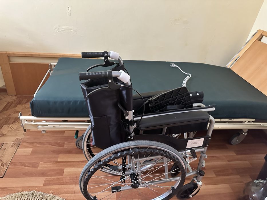 Pat medical elecrtic si scaun cu rotile  nou