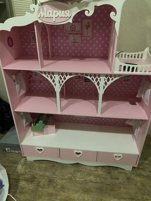 Кукольный домик с мебелью