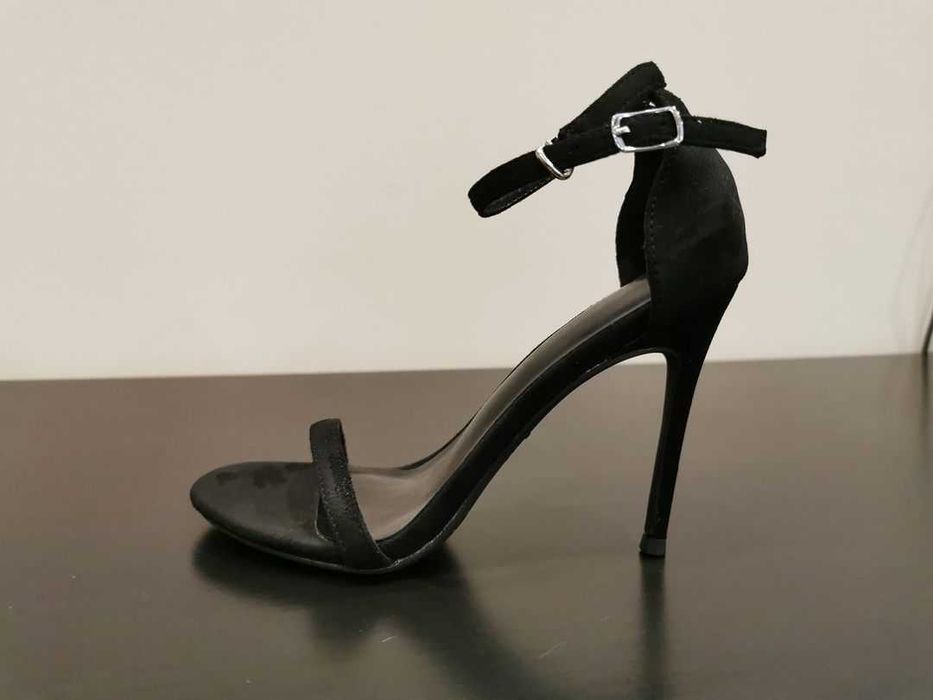 Обувки на ток номер 33