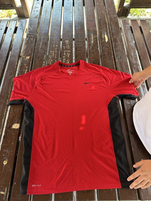 tricou nike rosu sport