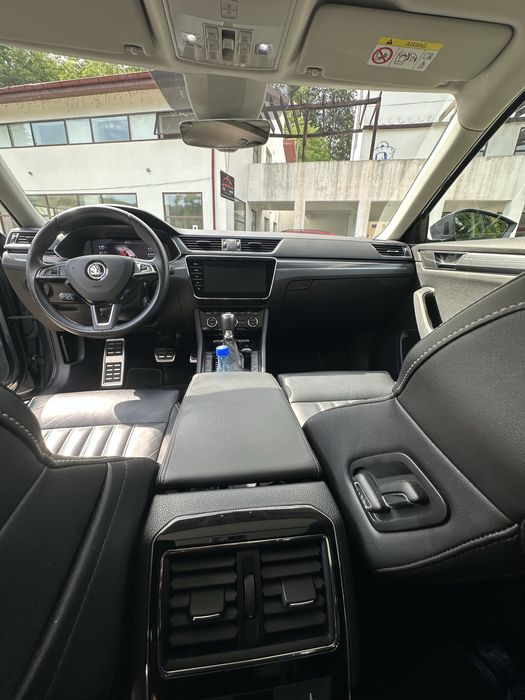 Skoda Superb 4x4 panoramic/virtual/distronic 2020