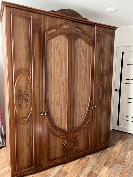 Продам спальный гарнитур