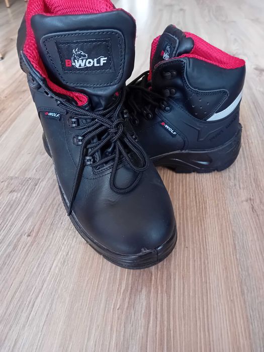Продавам зимни работни обувки B-wolf