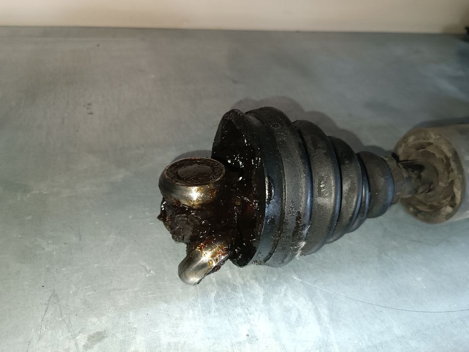 Къса полуоска за Volvo XC70, 2.4T, 2001g