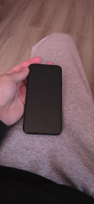 Продам Iphone XS